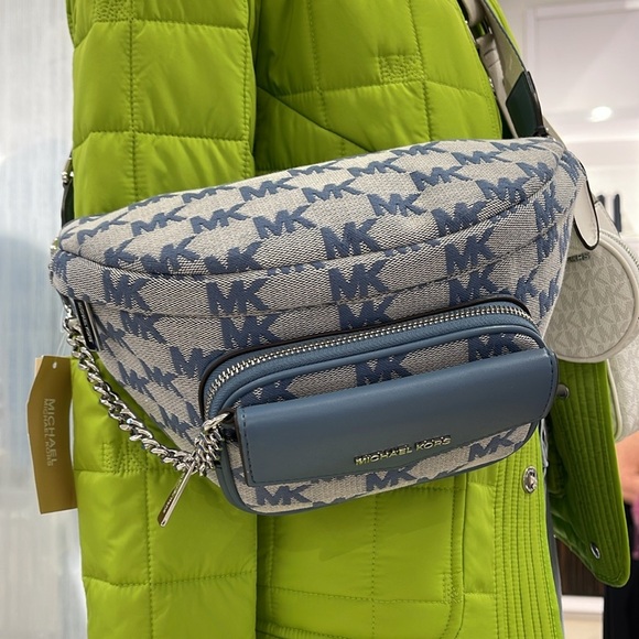 MICHAEL KORS
Maisie Large Logo 2-in-1 Sling Waist Fanny Pack Crossbody 
Denim - Picture 5 of 16